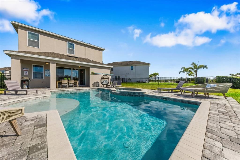 For Rent: $4,800 (5 beds, 4 baths, 2574 Square Feet)