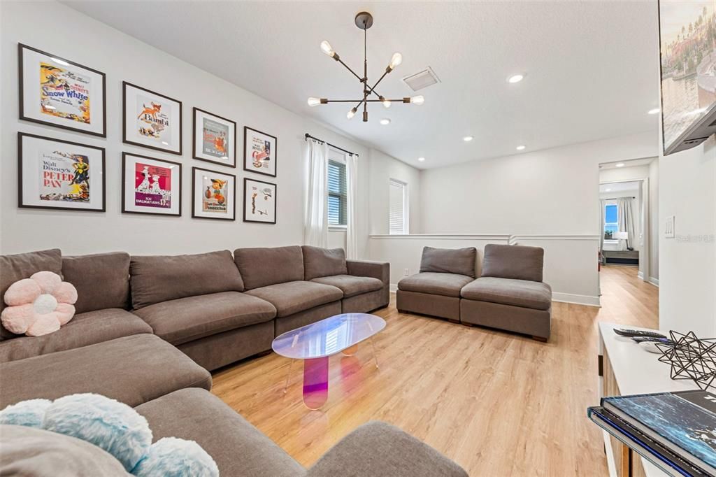 For Rent: $4,800 (5 beds, 4 baths, 2574 Square Feet)