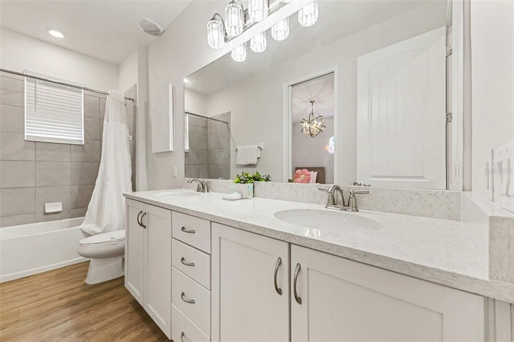 For Rent: $4,800 (5 beds, 4 baths, 2574 Square Feet)