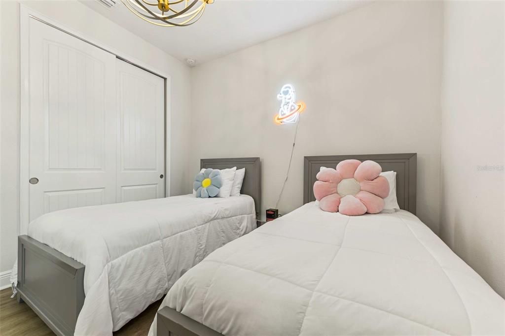 For Rent: $4,800 (5 beds, 4 baths, 2574 Square Feet)