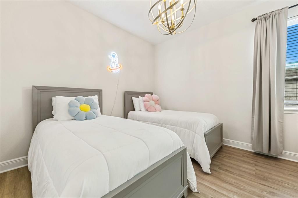 For Rent: $4,800 (5 beds, 4 baths, 2574 Square Feet)