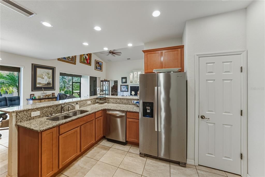 For Sale: $344,500 (2 beds, 2 baths, 1514 Square Feet)