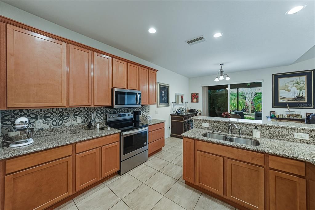 For Sale: $344,500 (2 beds, 2 baths, 1514 Square Feet)