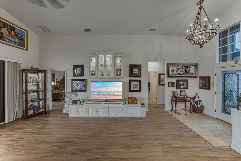 For Sale: $344,500 (2 beds, 2 baths, 1514 Square Feet)