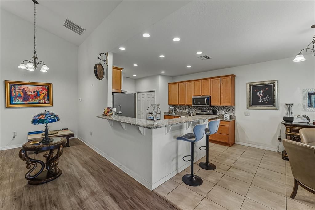 For Sale: $344,500 (2 beds, 2 baths, 1514 Square Feet)