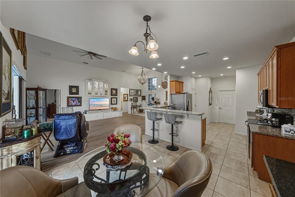For Sale: $344,500 (2 beds, 2 baths, 1514 Square Feet)