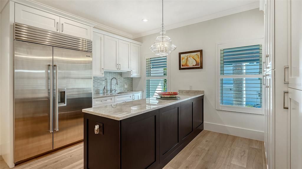 For Sale: $3,395,000 (4 beds, 3 baths, 4645 Square Feet)