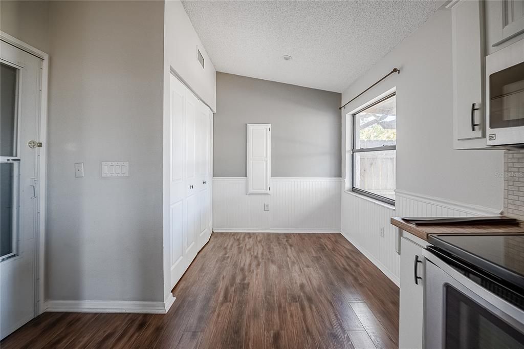 待售: $335,000 (3 贝兹, 2 浴室, 1732 平方英尺)