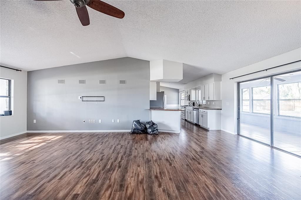 待售: $335,000 (3 贝兹, 2 浴室, 1732 平方英尺)