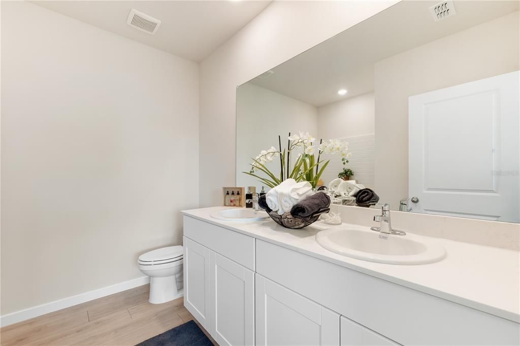 For Sale: $249,990 (3 beds, 2 baths, 1564 Square Feet)