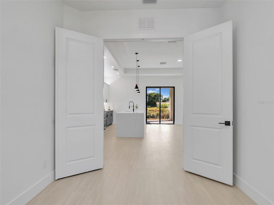 For Sale: $379,000 (4 beds, 2 baths, 1602 Square Feet)