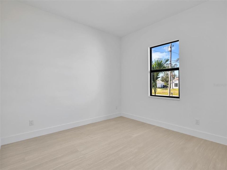 For Sale: $379,000 (4 beds, 2 baths, 1602 Square Feet)