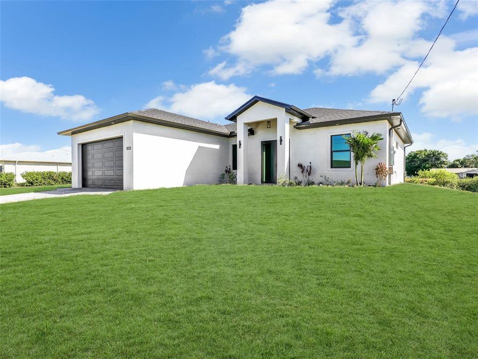 For Sale: $379,000 (4 beds, 2 baths, 1602 Square Feet)