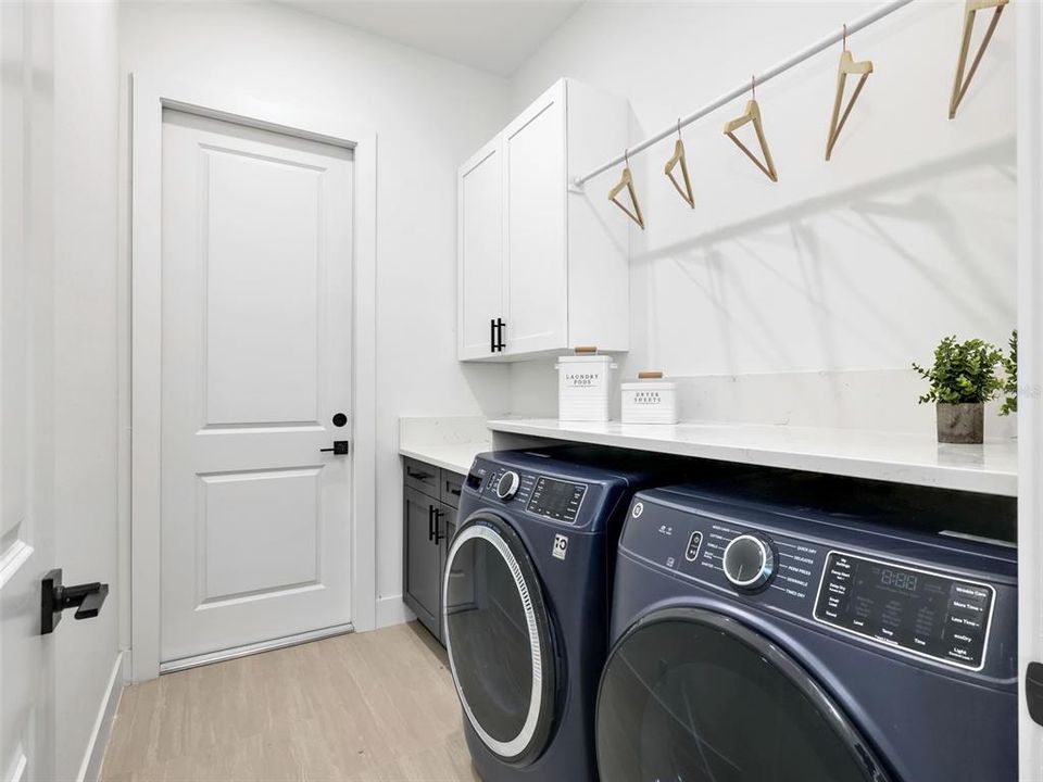 For Sale: $379,000 (4 beds, 2 baths, 1602 Square Feet)