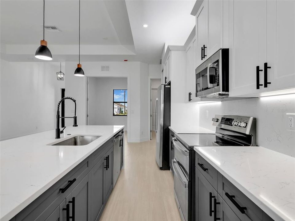 For Sale: $379,000 (4 beds, 2 baths, 1602 Square Feet)