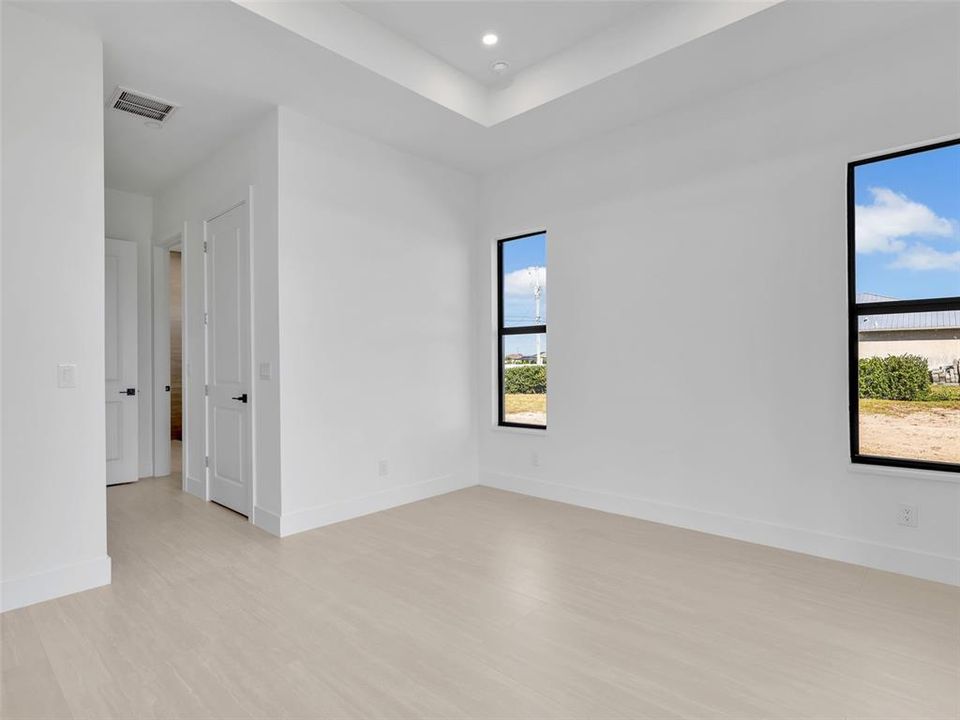 For Sale: $379,000 (4 beds, 2 baths, 1602 Square Feet)