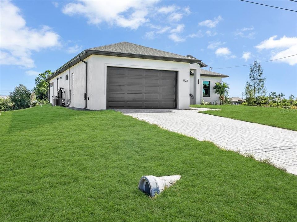 For Sale: $379,000 (4 beds, 2 baths, 1602 Square Feet)