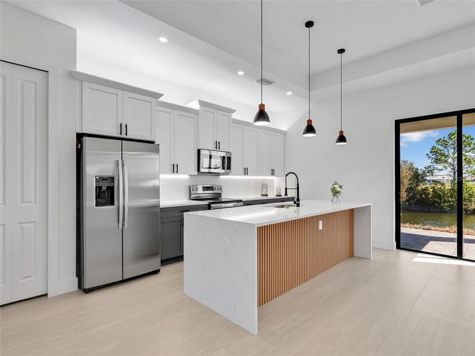 For Sale: $379,000 (4 beds, 2 baths, 1602 Square Feet)