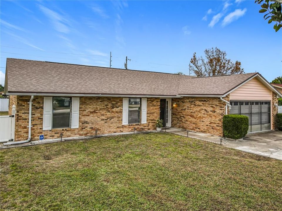 For Sale: $300,000 (3 beds, 2 baths, 1359 Square Feet)