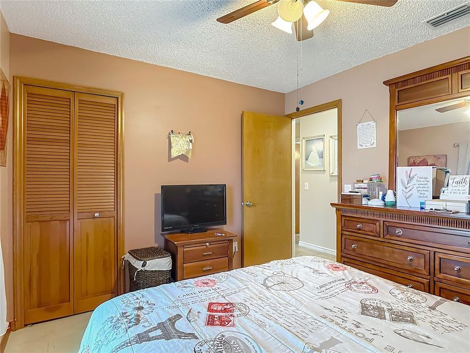 For Sale: $300,000 (3 beds, 2 baths, 1359 Square Feet)