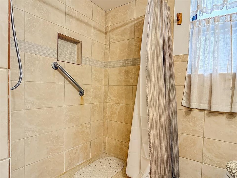 For Sale: $300,000 (3 beds, 2 baths, 1359 Square Feet)