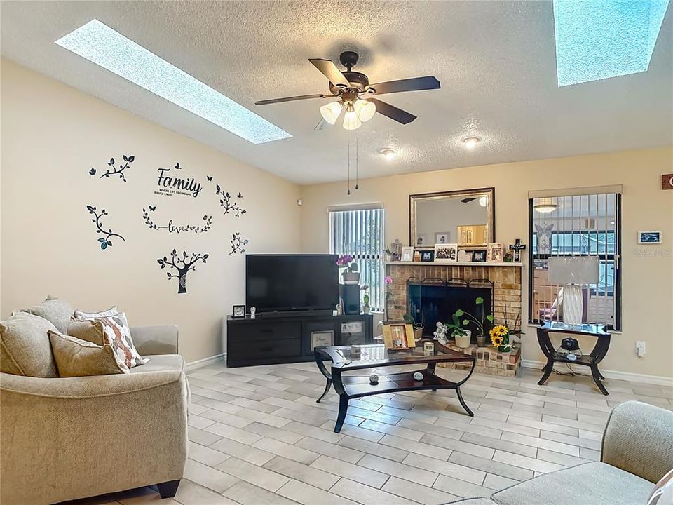 For Sale: $300,000 (3 beds, 2 baths, 1359 Square Feet)