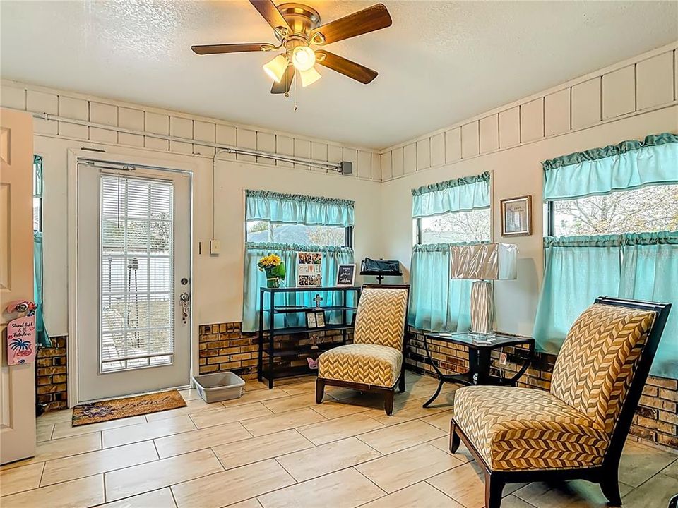 For Sale: $300,000 (3 beds, 2 baths, 1359 Square Feet)