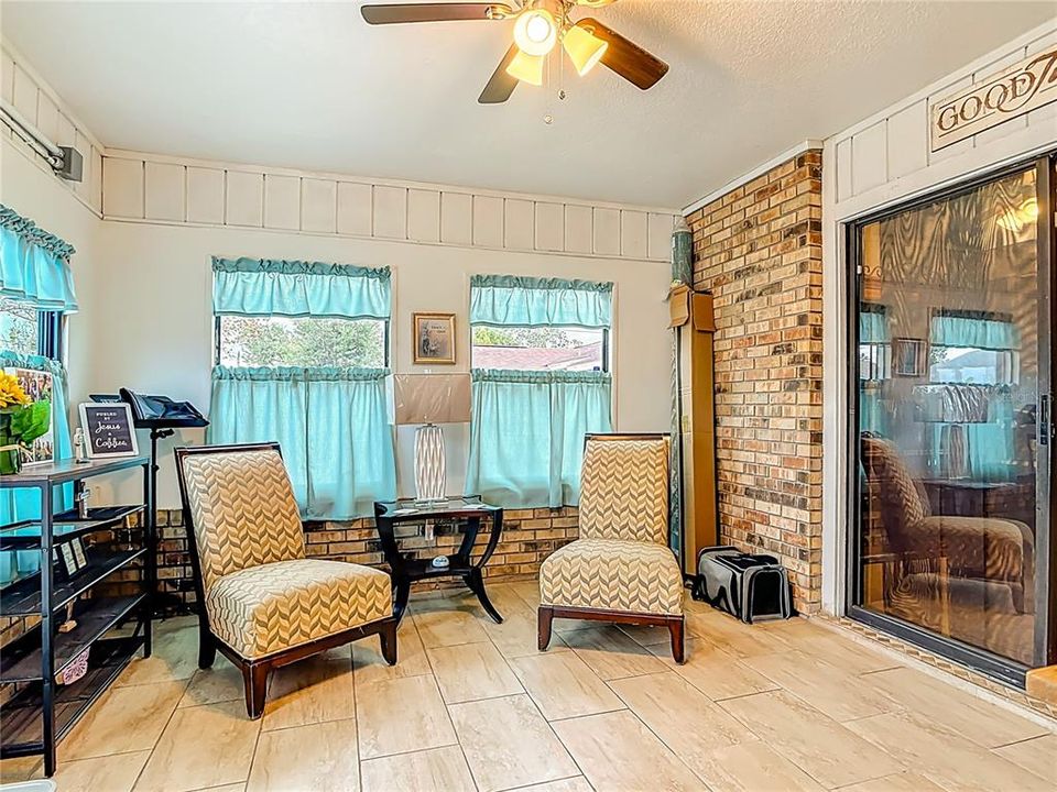 For Sale: $300,000 (3 beds, 2 baths, 1359 Square Feet)