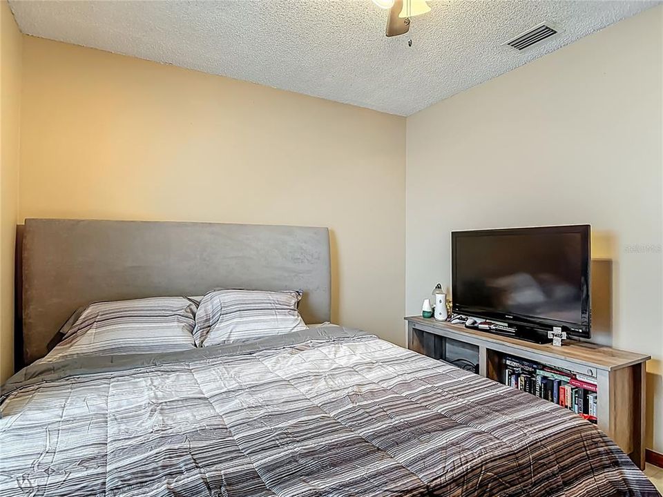 For Sale: $300,000 (3 beds, 2 baths, 1359 Square Feet)