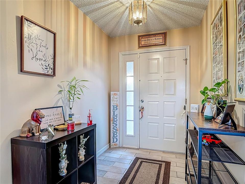 For Sale: $300,000 (3 beds, 2 baths, 1359 Square Feet)