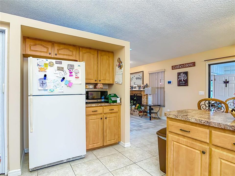 For Sale: $300,000 (3 beds, 2 baths, 1359 Square Feet)