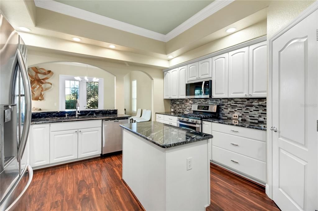 For Sale: $660,000 (3 beds, 2 baths, 2580 Square Feet)