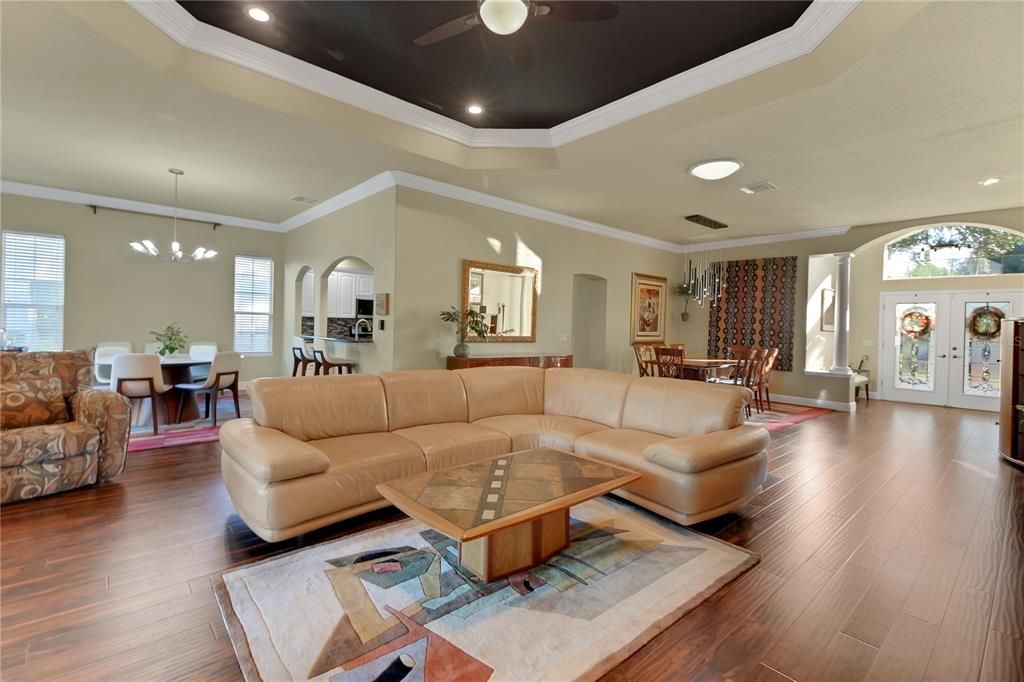 For Sale: $660,000 (3 beds, 2 baths, 2580 Square Feet)