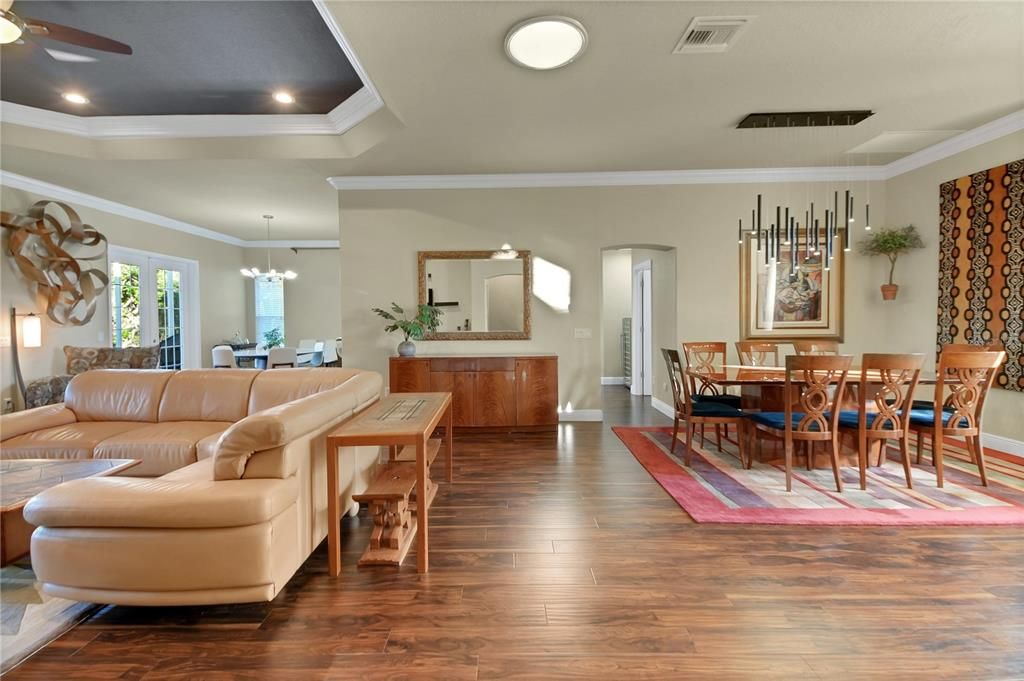 For Sale: $660,000 (3 beds, 2 baths, 2580 Square Feet)