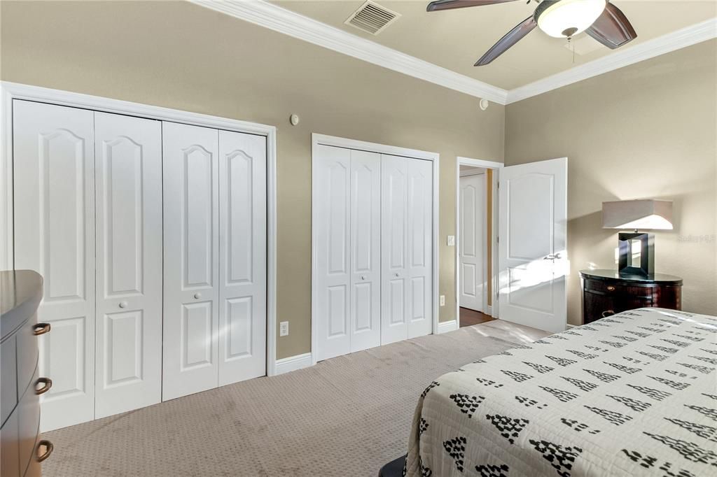 For Sale: $660,000 (3 beds, 2 baths, 2580 Square Feet)