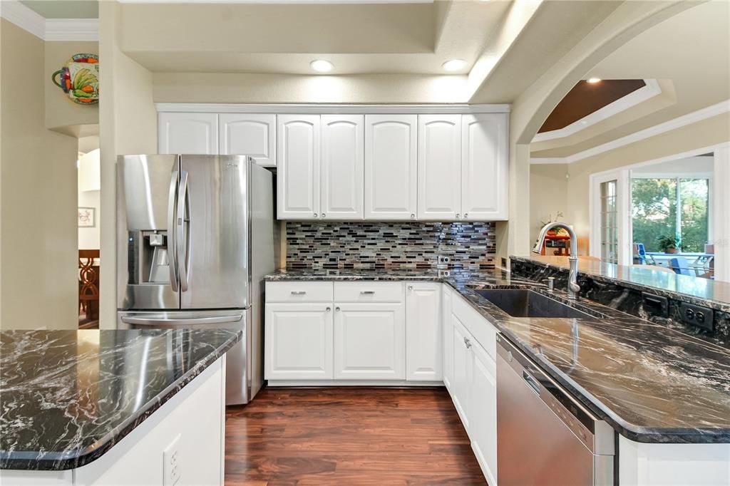 For Sale: $660,000 (3 beds, 2 baths, 2580 Square Feet)