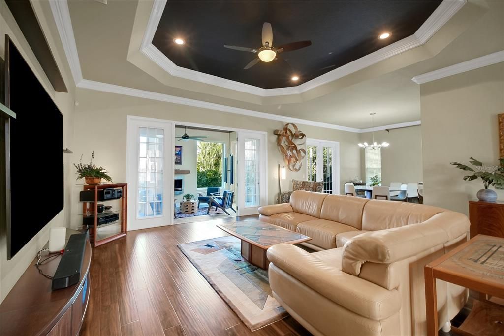 For Sale: $660,000 (3 beds, 2 baths, 2580 Square Feet)