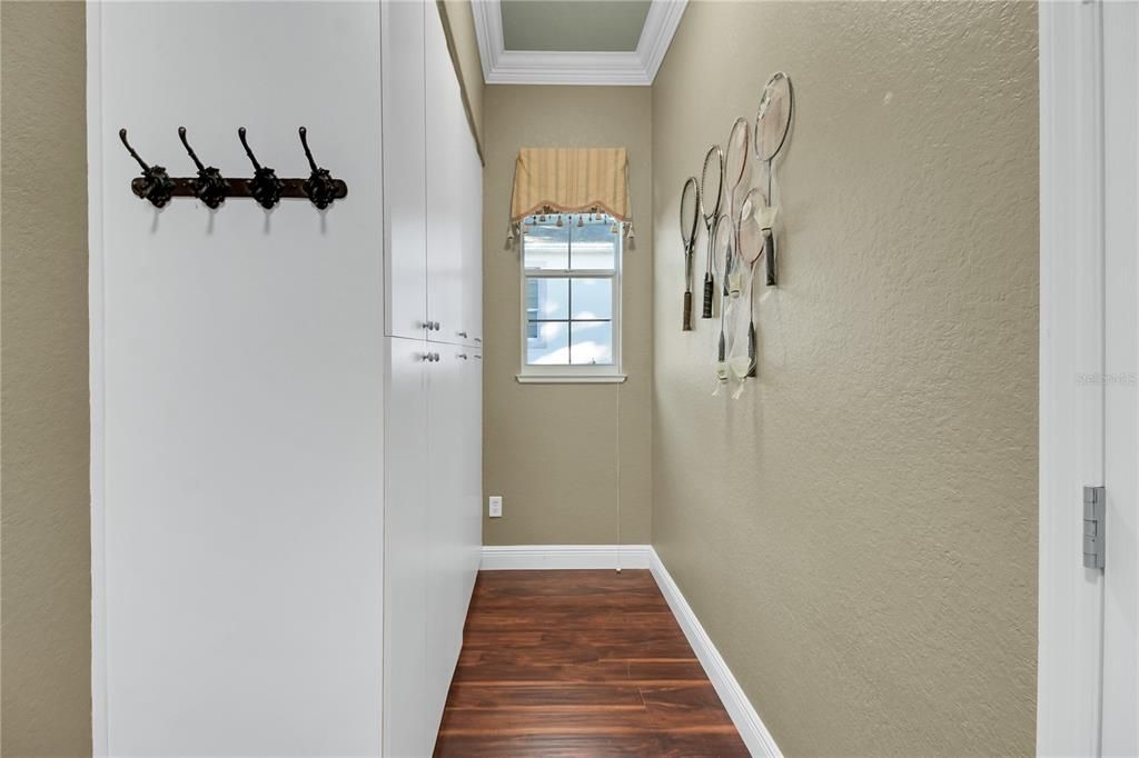 For Sale: $660,000 (3 beds, 2 baths, 2580 Square Feet)