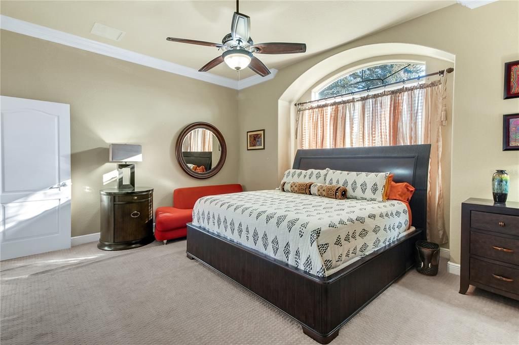 For Sale: $660,000 (3 beds, 2 baths, 2580 Square Feet)