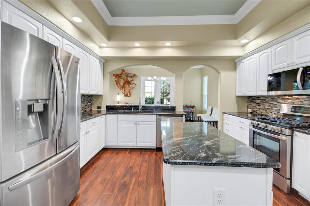 For Sale: $660,000 (3 beds, 2 baths, 2580 Square Feet)