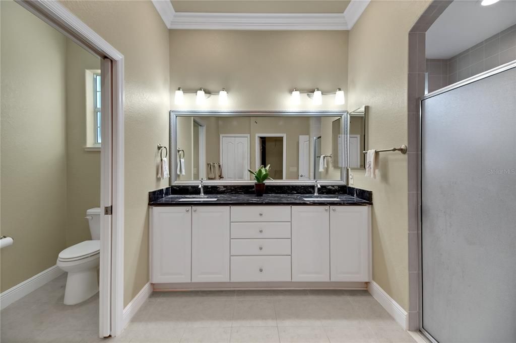 For Sale: $660,000 (3 beds, 2 baths, 2580 Square Feet)