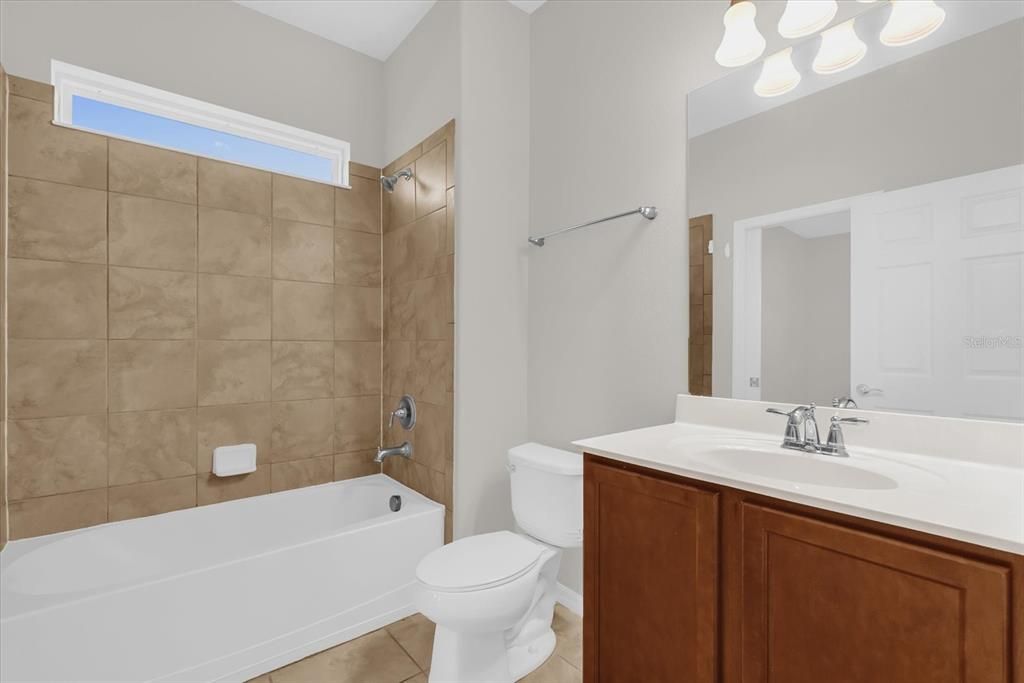 En Venta: $485,000 (3 camas, 3 baños, 1830 Pies cuadrados)