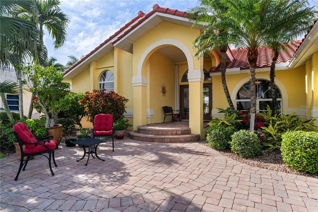 En Venta: $669,000 (3 camas, 2 baños, 2337 Pies cuadrados)