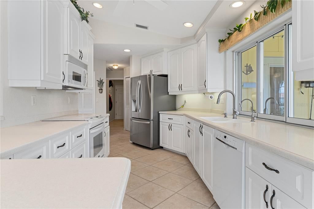 En Venta: $669,000 (3 camas, 2 baños, 2337 Pies cuadrados)