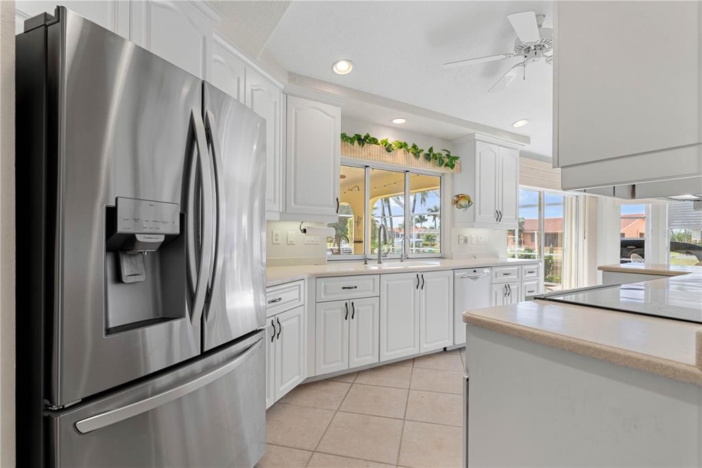 En Venta: $669,000 (3 camas, 2 baños, 2337 Pies cuadrados)