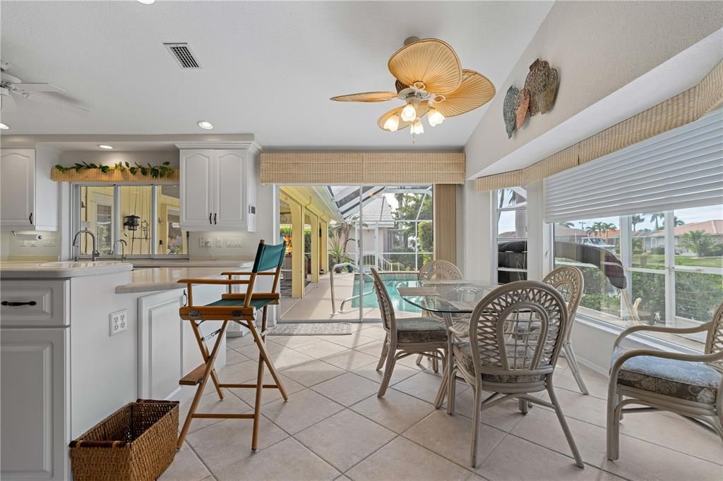 En Venta: $669,000 (3 camas, 2 baños, 2337 Pies cuadrados)