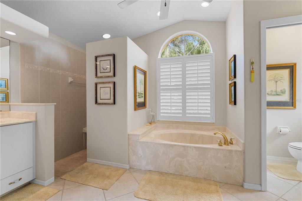 En Venta: $669,000 (3 camas, 2 baños, 2337 Pies cuadrados)