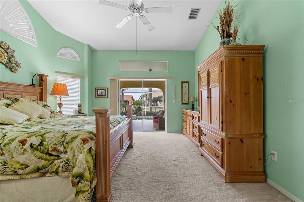 En Venta: $669,000 (3 camas, 2 baños, 2337 Pies cuadrados)