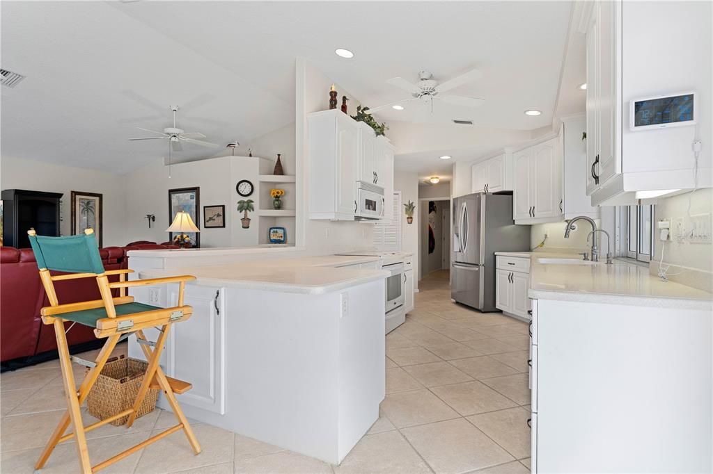 En Venta: $669,000 (3 camas, 2 baños, 2337 Pies cuadrados)