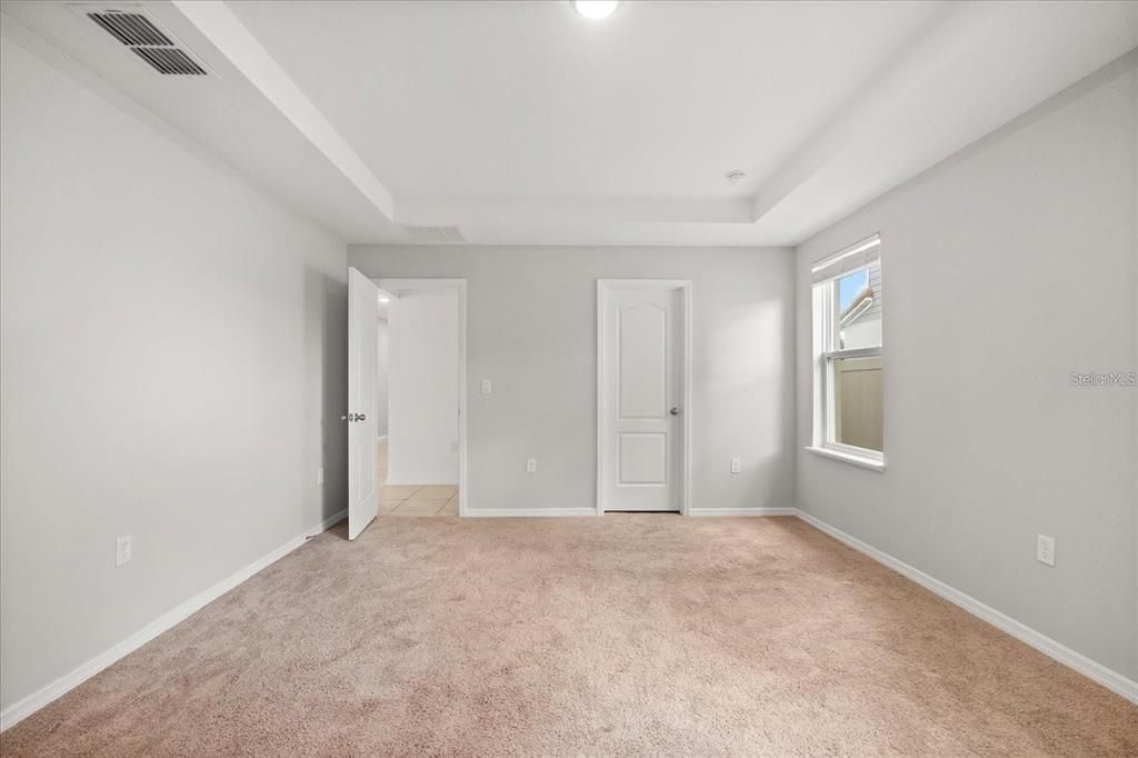 For Rent: $2,595 (4 beds, 2 baths, 1994 Square Feet)